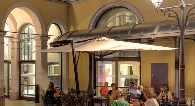 IL BAR SOTTO IL MARE