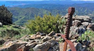 Sulla strada megalitica verso il Monte Greppino, escursione nel Beigua