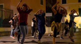 Quasi Notte Bianca a Genova 2026 con musica, artisti di strada e street food