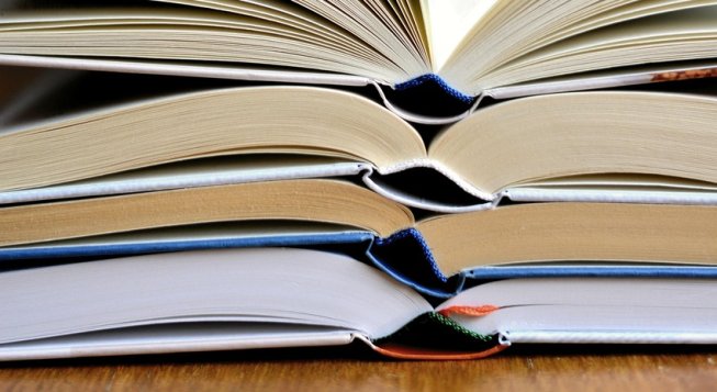 libri ©congerdesign - pixabay.com