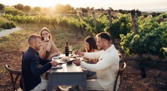 Masseria AuraTerrae: digital detox in Puglia tra i vigneti vista mare