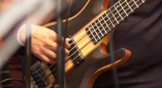 GuitarLab Genova: corsi di basso elettrico per trovare il tuo groove