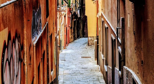 Caruggi ©IsaMarines - Pixabay