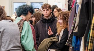 Mercatino Solidale di Abito, a Torino tra vintage e sostenibilità