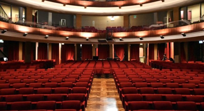 Sei personaggi in cerca d'autore al Teatro Quirino di Roma