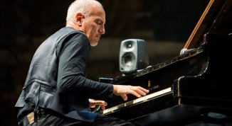 Danilo Rea in concerto per i 40 anni di Una Mano alla Vita Ets