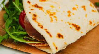 Sagra della piadina romagnola ad Ascona e festa della Madonna Addolorata