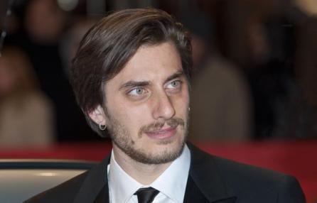 en.m.wikipedia.org/wiki/Luca_Marinelli