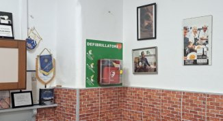 Un defibrillatore per la Cucina Popolare Genovese: la sala diventa più sicura
