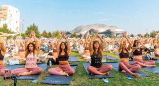 Wanderlust nel parco di City Life, tra benessere, yoga e party senza alcool