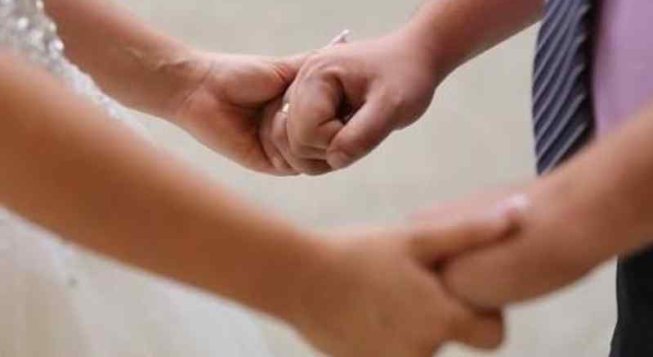 Dalla commozione all'aiuto concreto: come trasformare le esequie in un gesto solidale