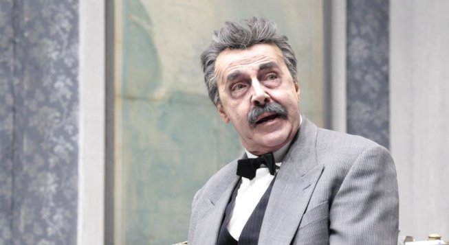 Tullio Solenghi in Colpi di timone, commedia dialettale di Gilberto Govi