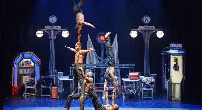 Let's Twist Again, show acrobatico dei Black Blues Brothers