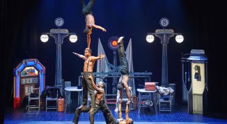 Let's Twist Again, show acrobatico dei Black Blues Brothers
