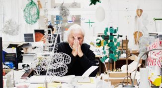 Peep Show, a Milano la mostra tra oggetti, intuizioni e ossessioni di  Ingo Maurer 