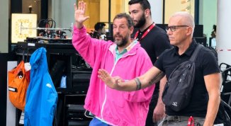 Via Roma a Torino diventa un set: Adam Sandler gira Un weekend da bamboccioni 3