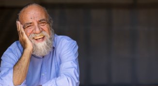 Giobbe Covatta in 70 - riassunto delle puntate precedenti, l'apertura di stagione 2026-2027 del Teatro Pime di Milano