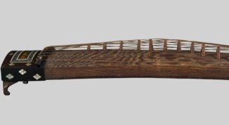 Al Bristol Palace un hangoto e uno shamisen in esposizione nel segno di Paganini
