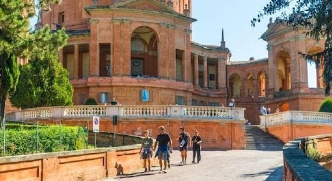 San Luca Express, tour in treno turistico con degustazione a Bologna