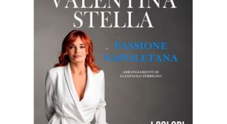 VALENTINA STELLA IN "PASSIONE NAPOLETANA"