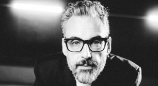 Concerto di Brunori Sas al Carlo Felice di Genova, tra musica e parole