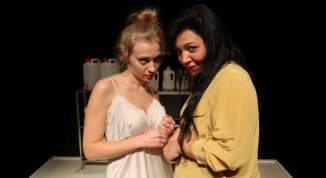 'Ginestre' a Genova: lo spettacolo teatrale di Elvira Buonocore per la rassegna GET