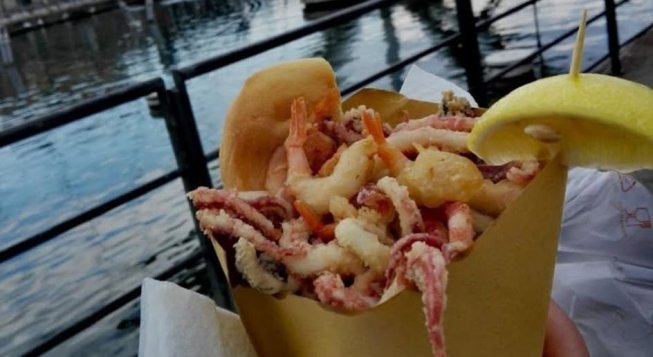 Conetto di fritto ©facebook.com/friggitoriasangiorgio