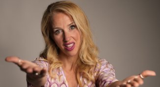 Chiara Lippi al Sipario Strappato con Cari amici vi scrivo