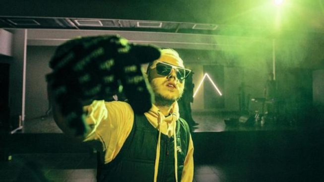 facebook.com/pg/officialazza