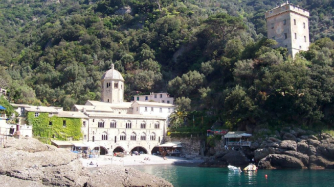 Aloa, wikipedia commons