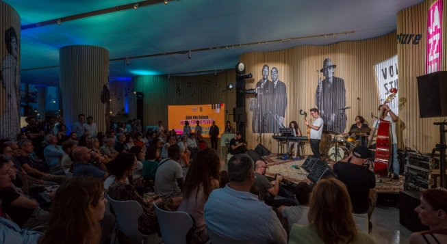 © facebook.com/volvocarit