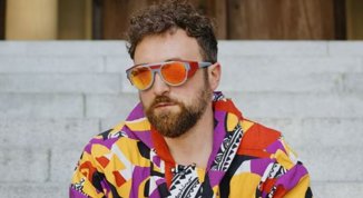 Dargen D'amico con Onda Alta a Sanremo 2024. Testo e pagella