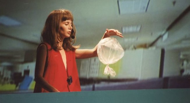 Miranda July in The Swan Tool, 2000, Portland Institute of Contemporary Art, Portland © Harrell Fletcher (courtesy of Miranda July Studio)