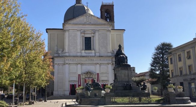 La Piccola Parigi di Desio, mercatino degli artigiani e degli artisti ...