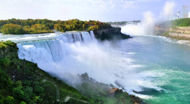 A tour of North America, towards Niagara Falls