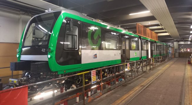 Metropolitana di Genova, arrivato il primo dei 14 nuovi treni di quarta