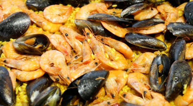 Sagre di giugno 2024 vicino a Milano e in Lombardia: ciliegie, salame, pesce o pizzoccheri? Il calendario di quelle da non perdere