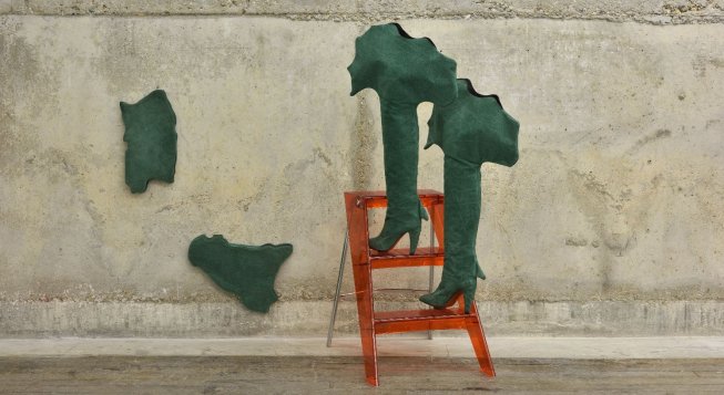 Cinzia Ruggeri, Stivali Italia (Italy Boots), 1986 © Courtesy Archivio Cinzia Ruggeri, Milan