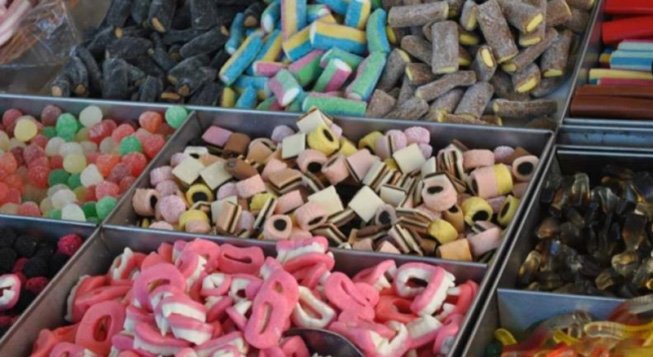 Fiera di San Valentino 2025 a San Fruttuoso con bancarelle e street food