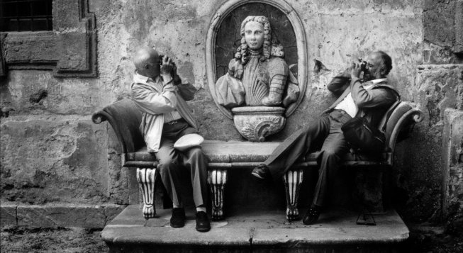 Henri Cartier-Bresson e Ferdinando Scianna, Bagheria, Italia, 1986 © Martine Franck / Magnum Photos