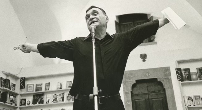 John Giorno reading at City Lights Italia Festival, Florence, Italy, May 4th 1998 © Michele Corleone