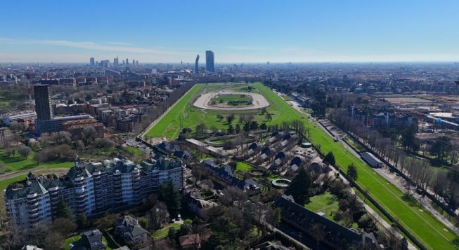 Ippodromo di San Siro e panorama di Milano © Snai