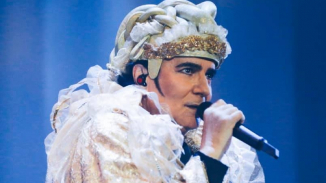 facebook.com/renatozero