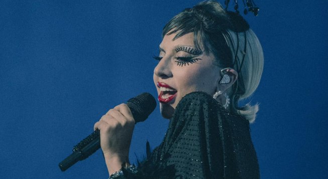© facebook.com/ladygaga/photos_by