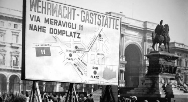 Occupazione tedesca in piazza Duomo, Milano, Aprile 1944 © Wikipedia / Wikimedia Commons