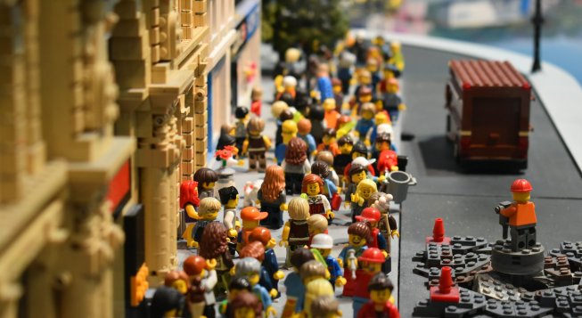 © Unsplash / Omar Albeik