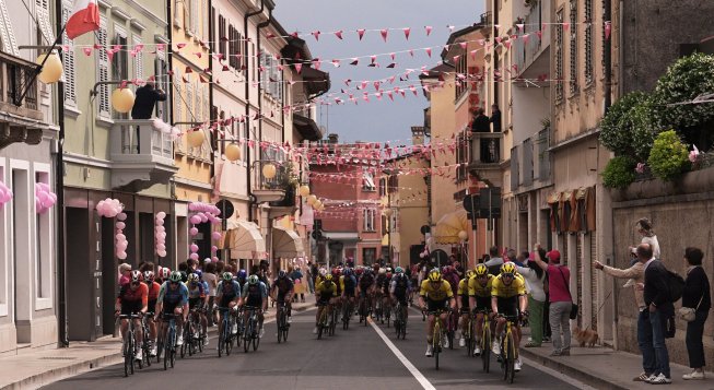 Giro d'Italia 2025 a Bormio: dove passa? Percorso, strade chiuse, modifiche alla viabilità
