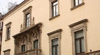 Palazzo della Marra e Pinacoteca, ingresso