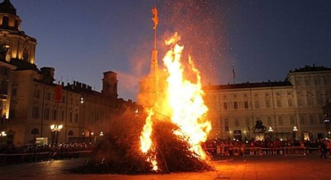 Wikipedia/Falò di San Giovanni Torino 2015/©cittàdiTorino