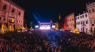 Mantova Summer Festival 2025 da Santana a Nick Cave, da Lucio Corsi a Cristiano De Andrè: programma, orari, biglietti
